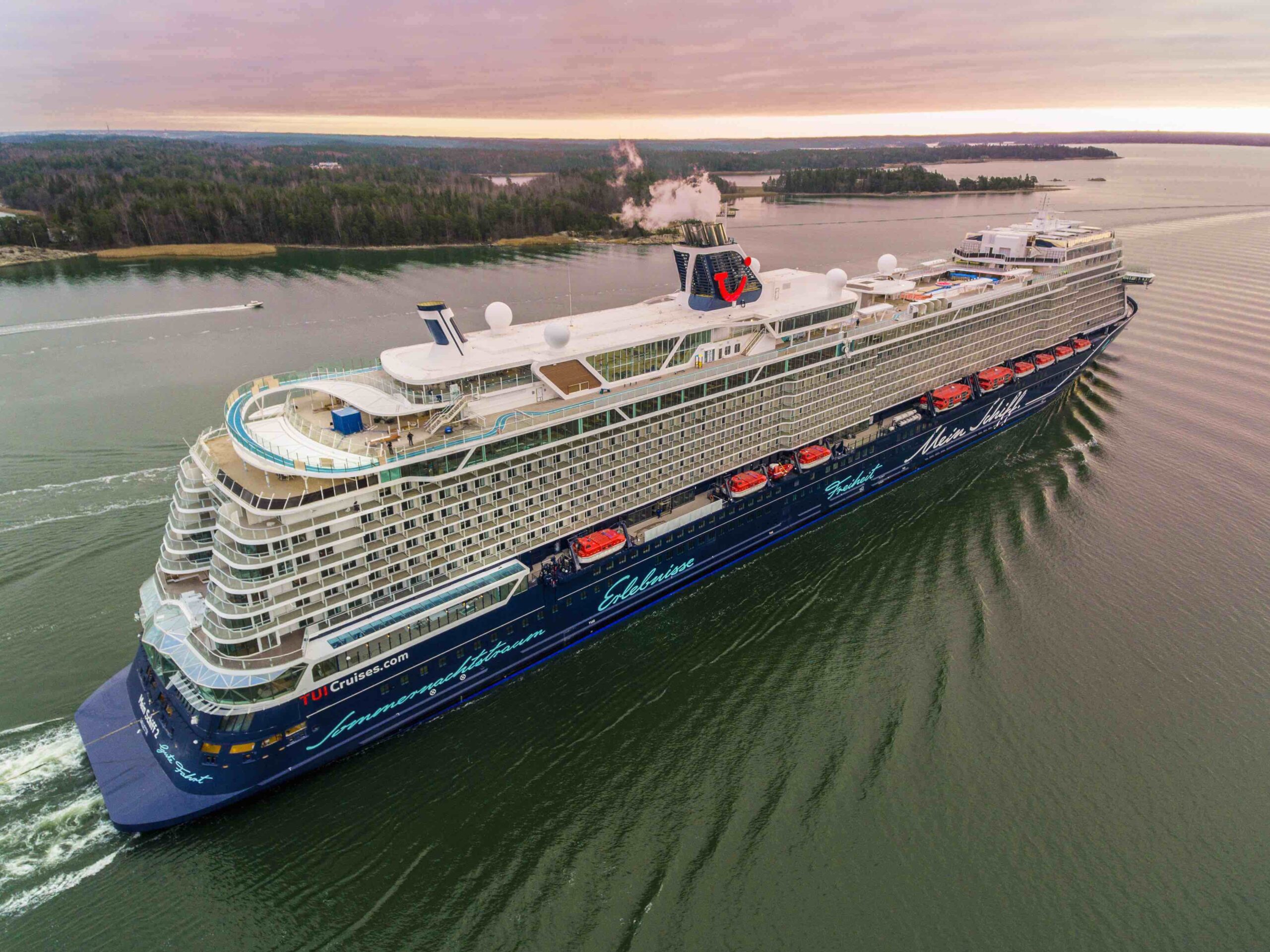 Mein Schiff 8